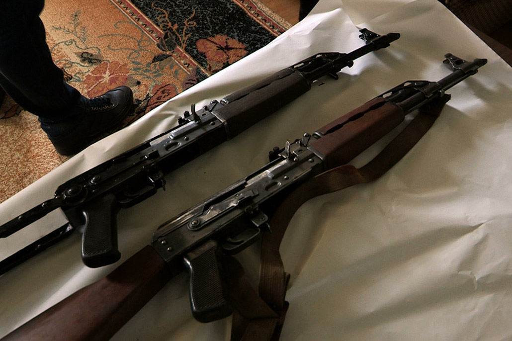 Caratula de La route de la kalachnikov 
